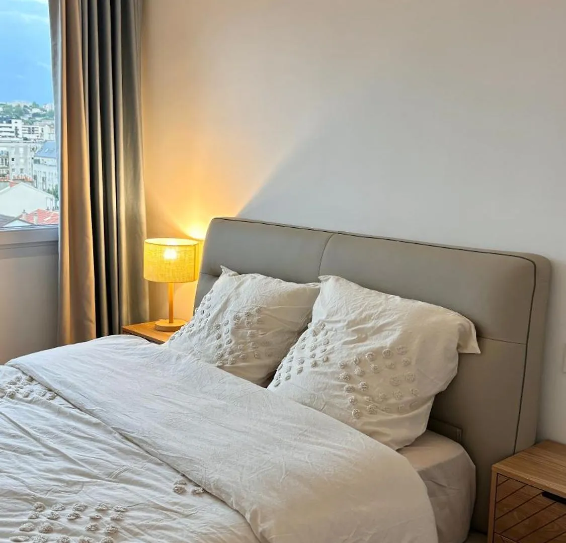 123 - Spacieux Pour 8 Personnes A Daire *